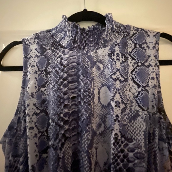 NANETTE LEPORE Blue Snakeskin Print High-Low Sleeveless Smocked Midi Dress Size - Picture 5 of 7